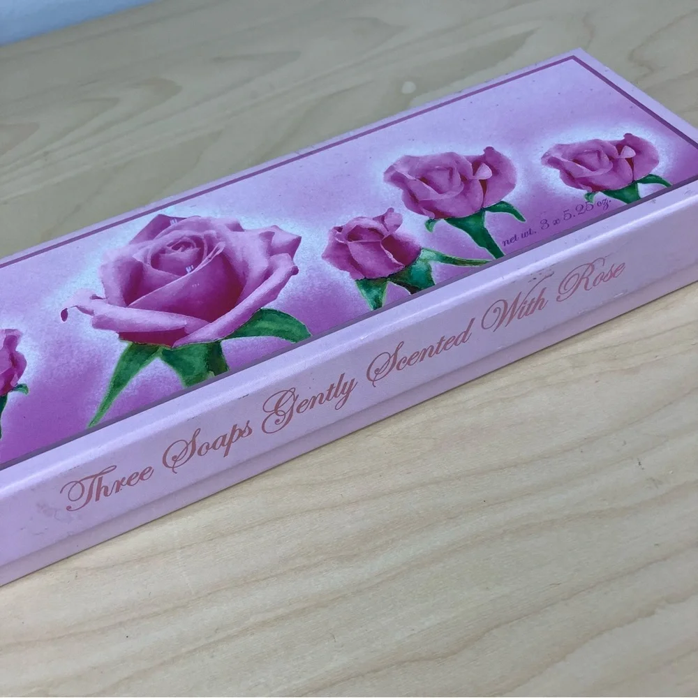 Vintage Saponificio Artigianale Fiorentino Rose Scented Soaps 3 Piece Italy NEW!